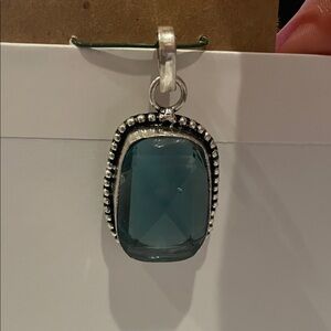 Elegant Silver and Blue Pendant Necklace